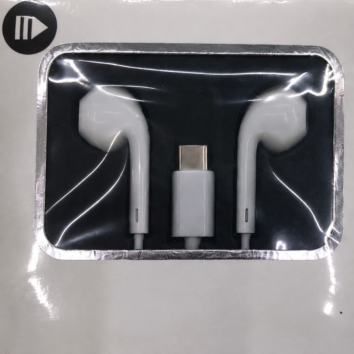 Audífonos con cable USB-C blancos P50 19105-57 — detalle del producto