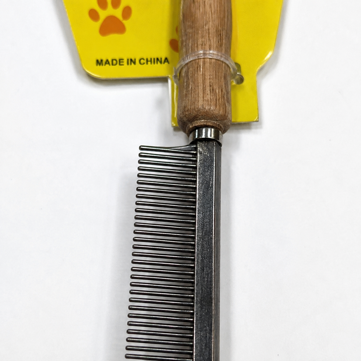 Peine para mascotas con mango de madera 19593-70 — detalle