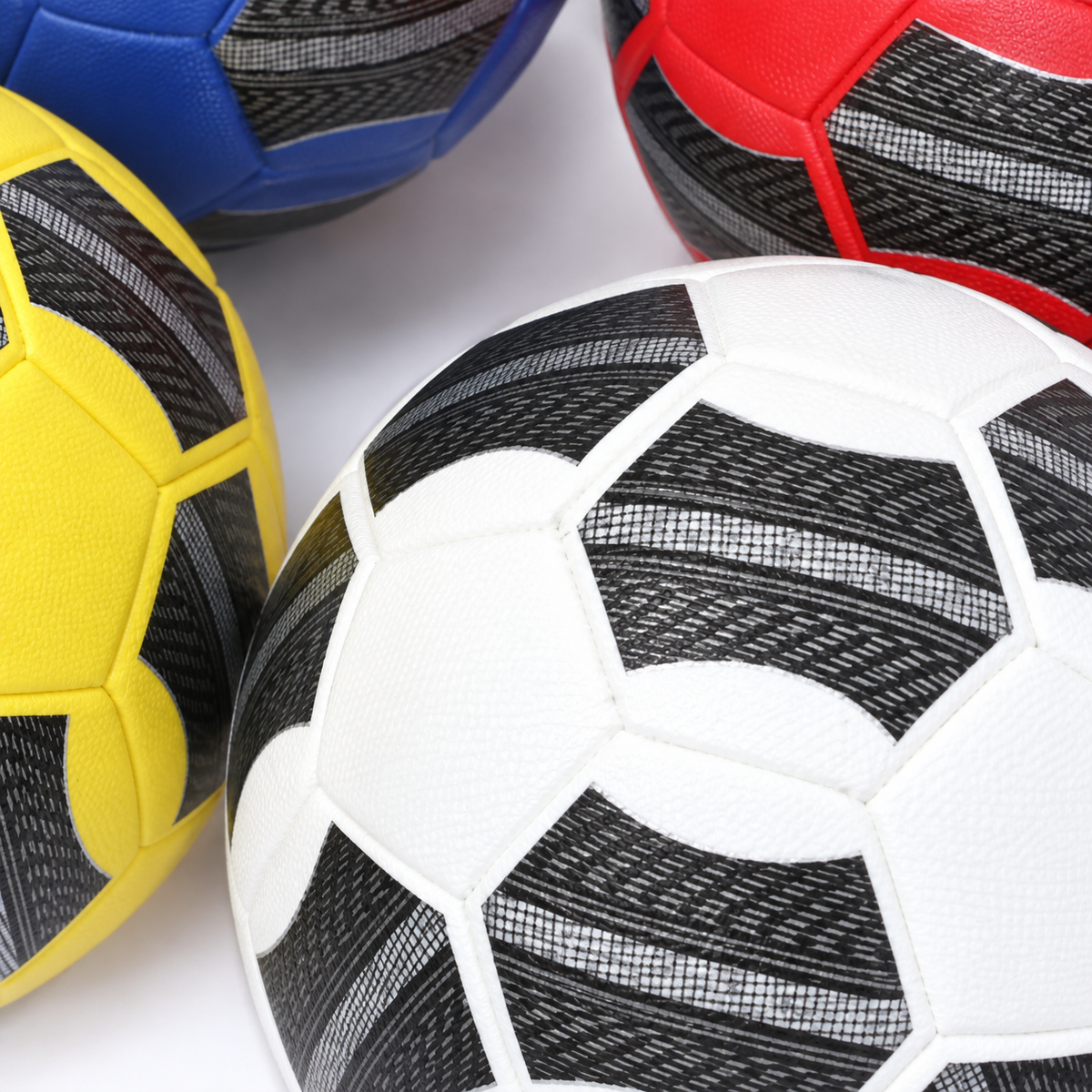 Balón de fútbol con paneles a rayas — color aleatorio 20027-41 — detalle del producto