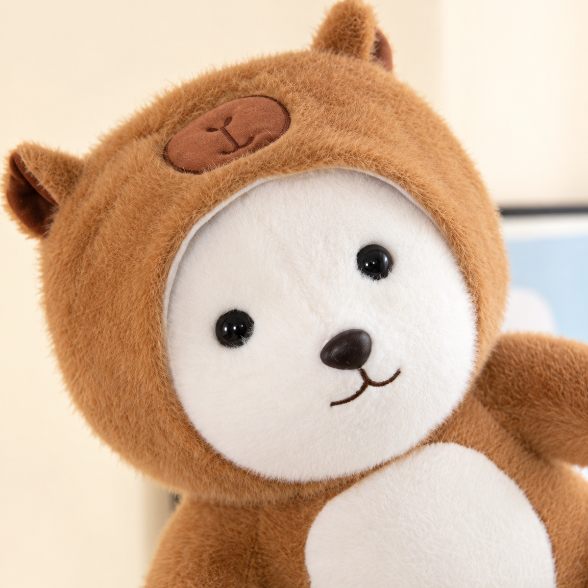 Osito de peluche con disfraz de capibara 24228-6 — detalle del producto