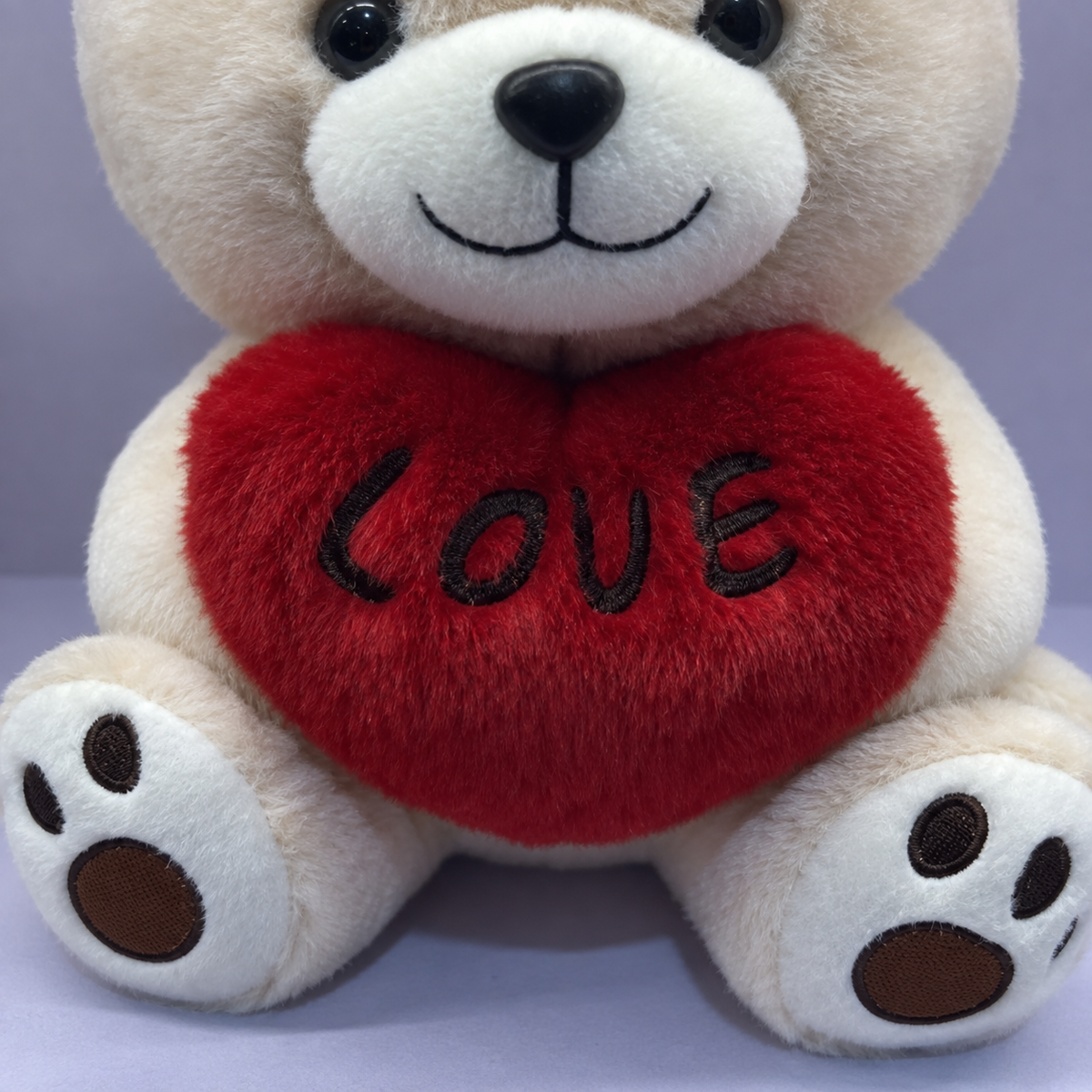 Peluche de oso con corazón LOVE, 32 cm 25160-12 — detalle del producto
