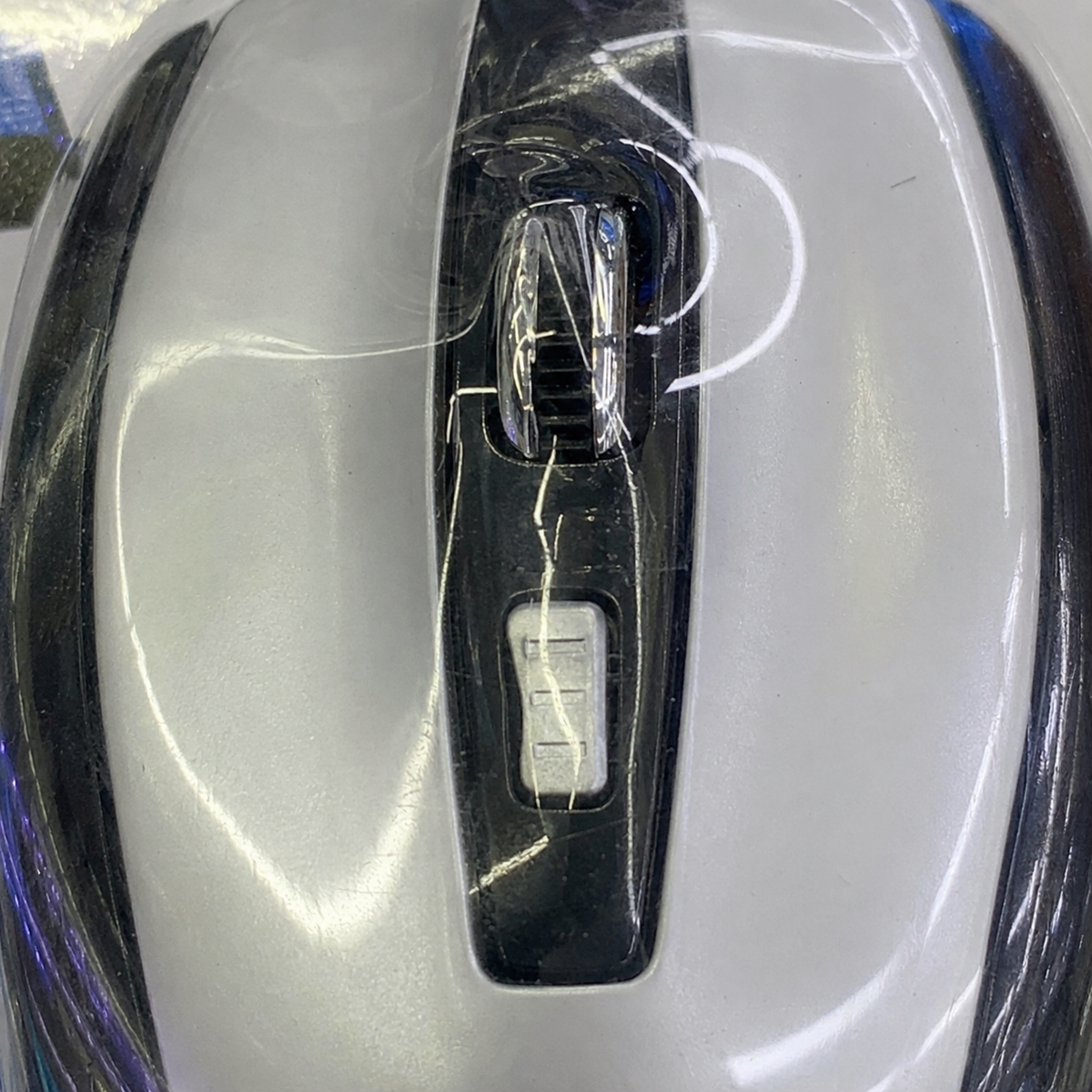 Mouse inalámbrico plateado con receptor USB 28796-4 — detalle del producto